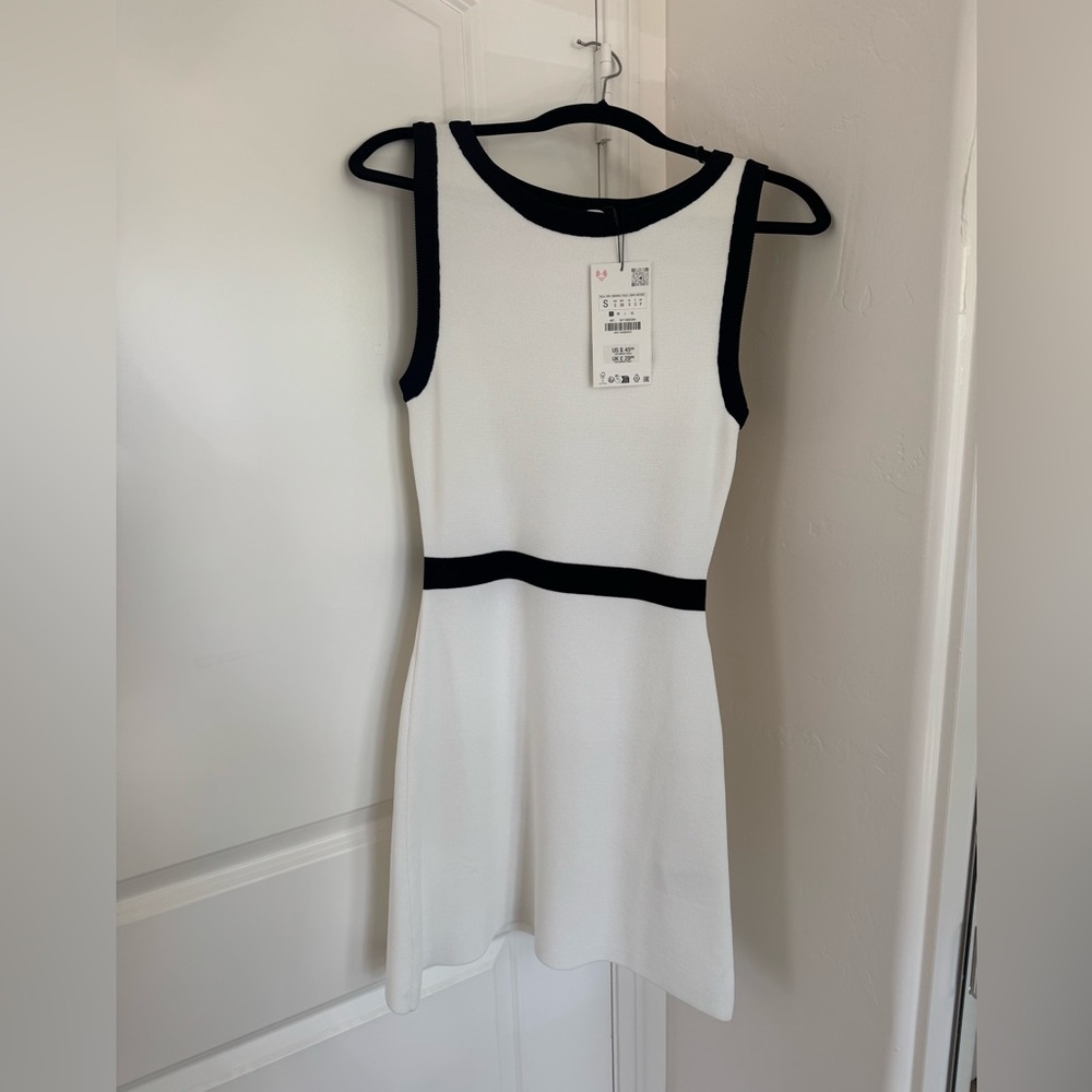Zara White and Black Sleeveless Dress